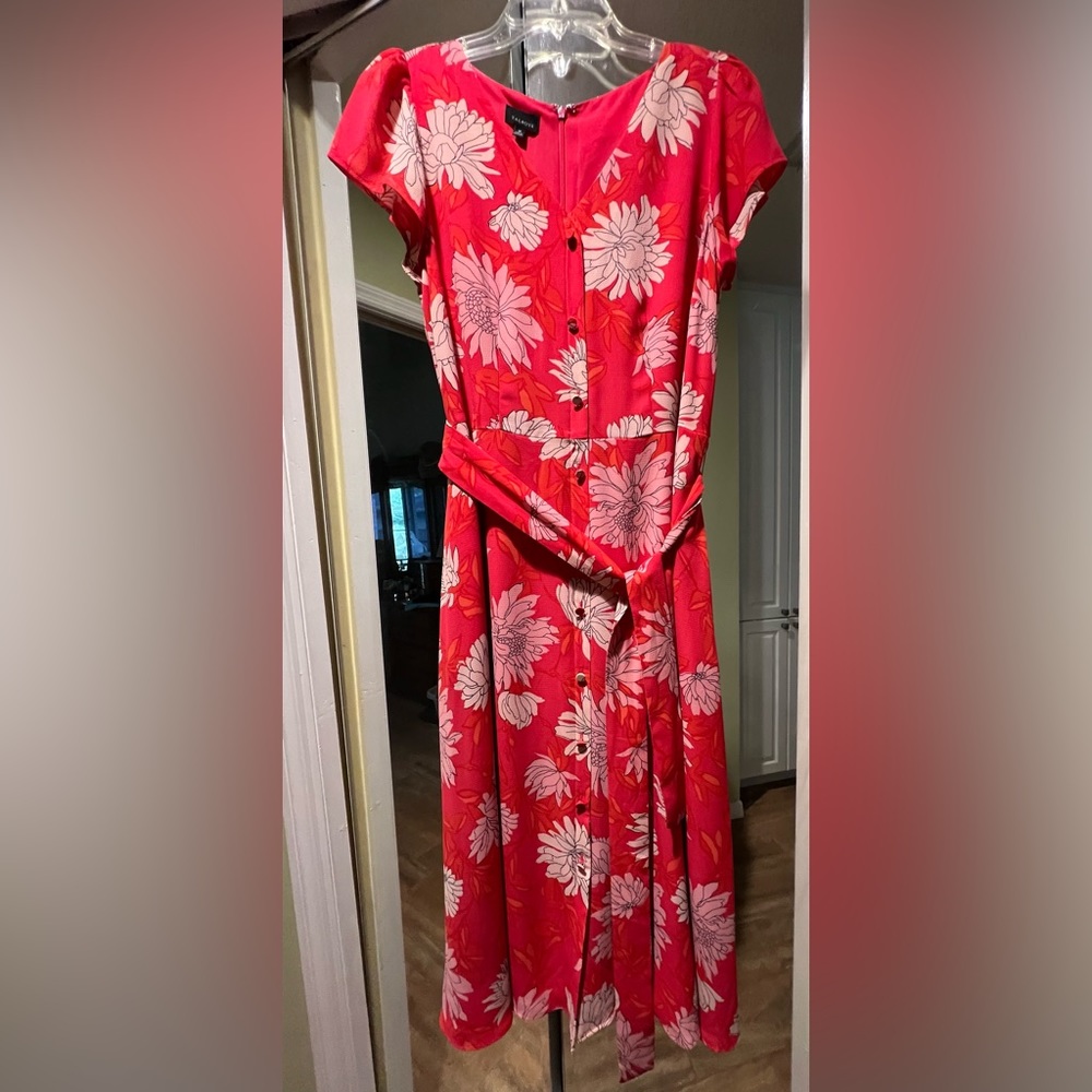 Talbots NWOT spring dress in beautiful corals and pinks.